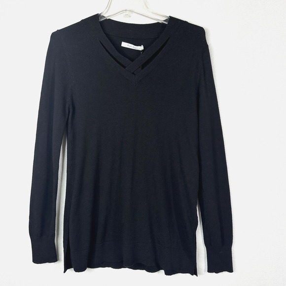 Harper Lane Sweater M Black Long Sleeve Criss Cross Neckline StitchFix NEW - Picture 1 of 10
